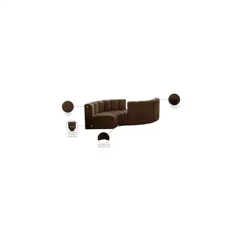 Canapé modulaire Arc Velvet – Canapé incurvé capitonné marron avec profonds surpiqûres verticales, design contemporain